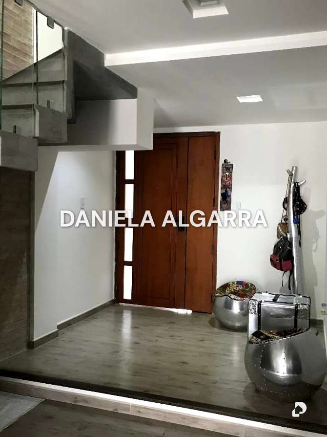 Casa en Mañongo, Valencia – 1