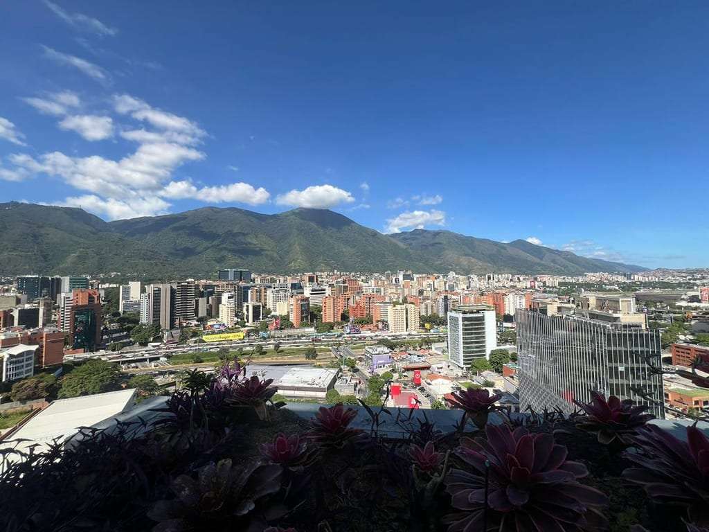Apartamento en Las Mercedes, Caracas - 1