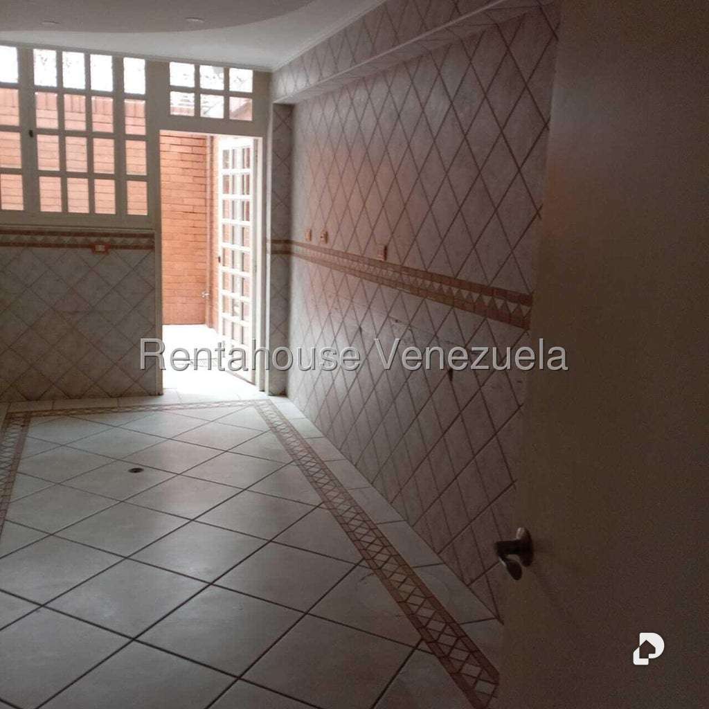 Casa en La Trinidad, Caracas – 28