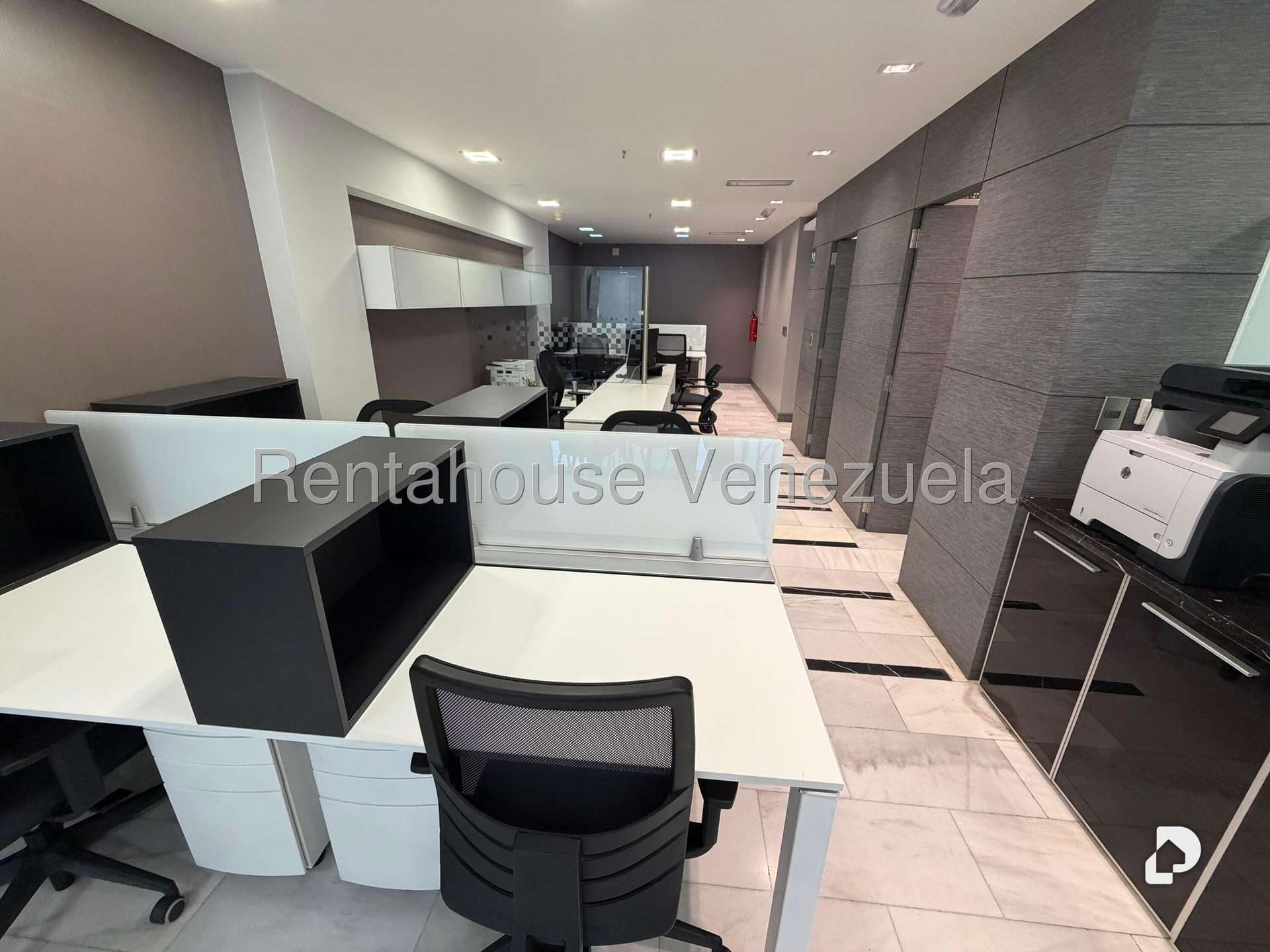 Oficina en Las Mercedes, Caracas – 24