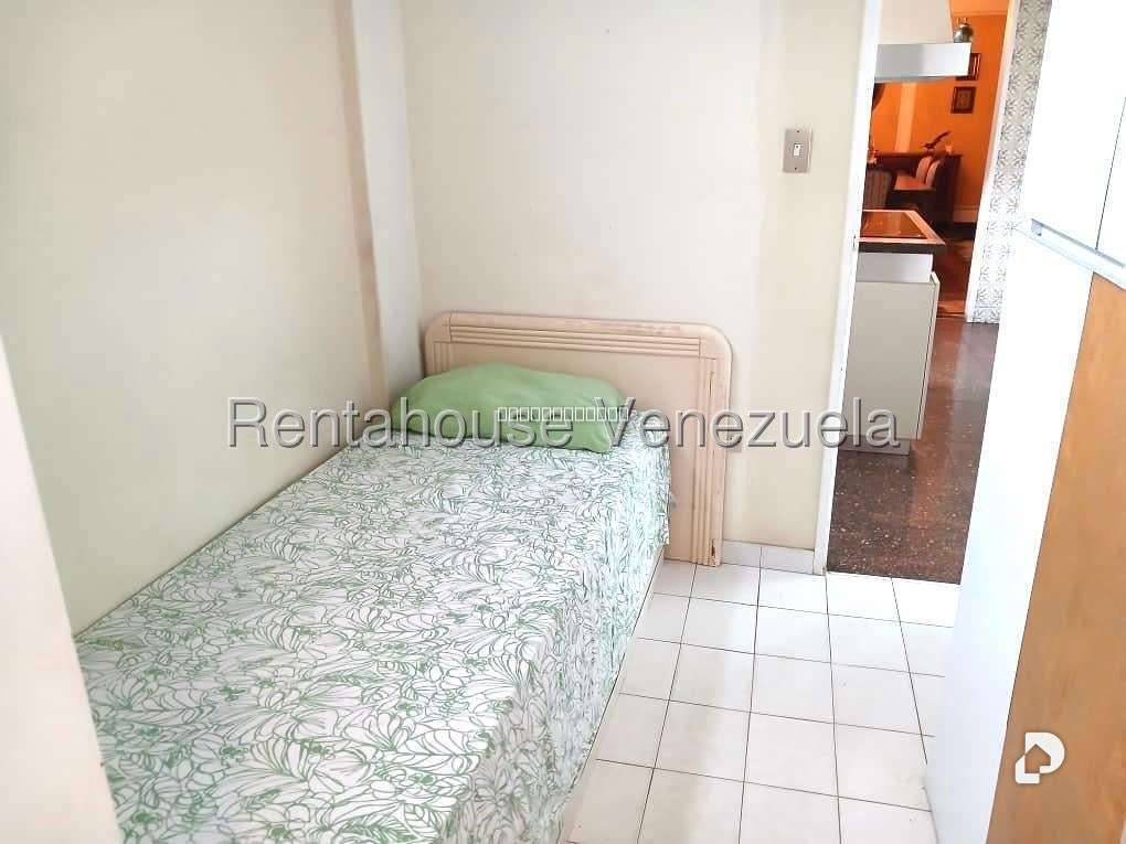 Casa en Santa Sofia, Caracas – 24