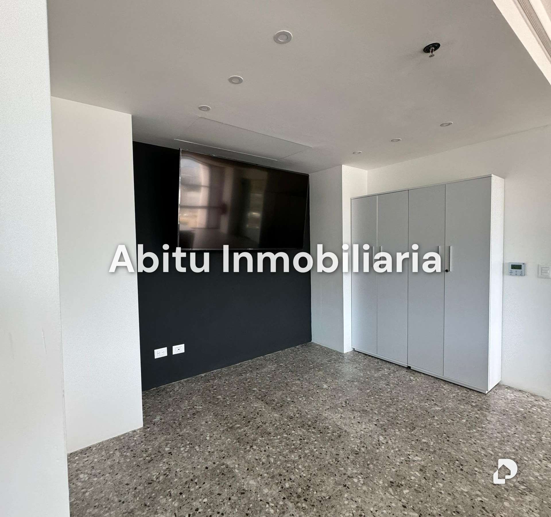 Oficina en Las Mercedes, Caracas – 13