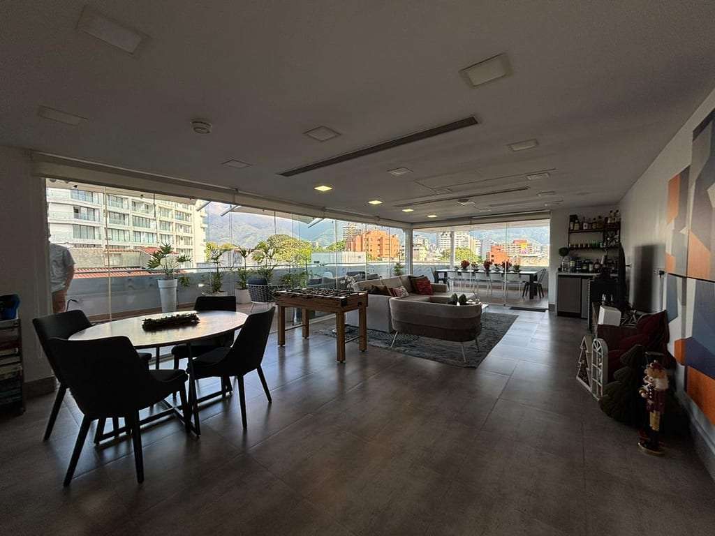 Penthouse en Los Naranjos (Las Mercedes), Caracas