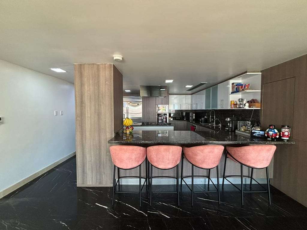 Penthouse en Los Naranjos (Las Mercedes), Caracas