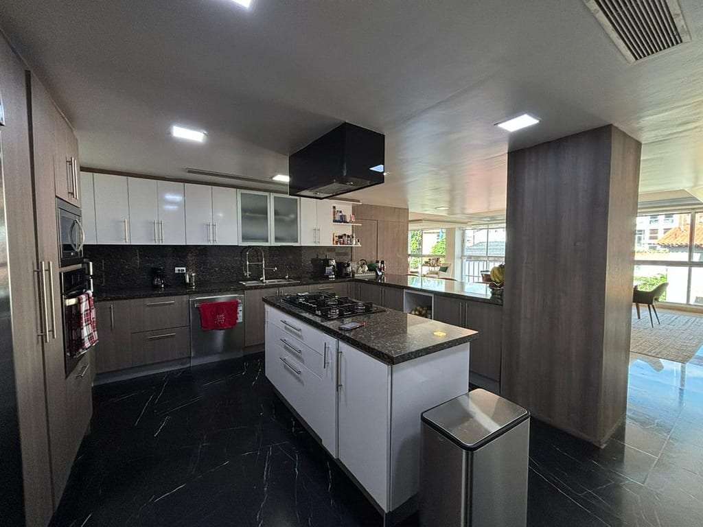 Penthouse en Los Naranjos (Las Mercedes), Caracas
