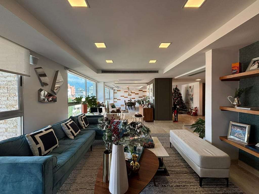 Penthouse en Los Naranjos (Las Mercedes), Caracas