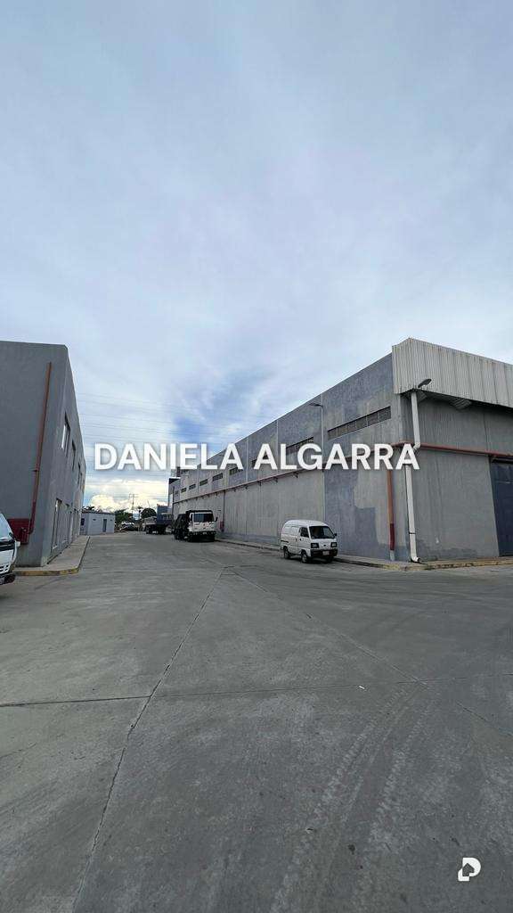 Local comercial en Industrial Castillito, Valencia – 2