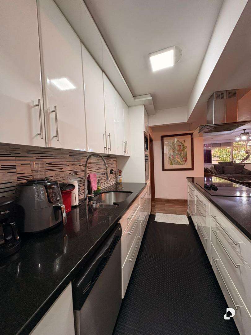 Apartment in Chacao, Caracas – 11