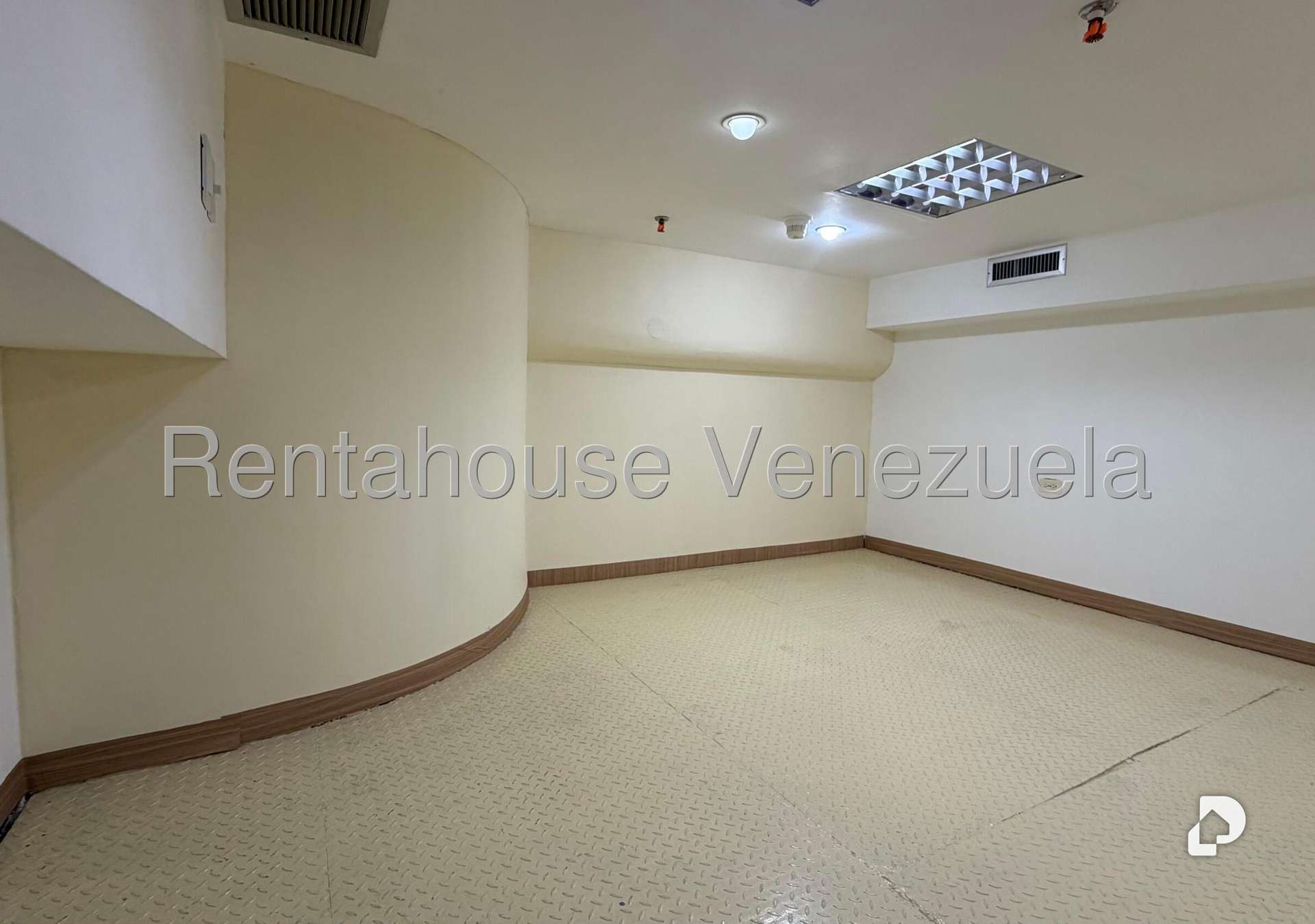 Local comercial en San Bernardino, Caracas – 51
