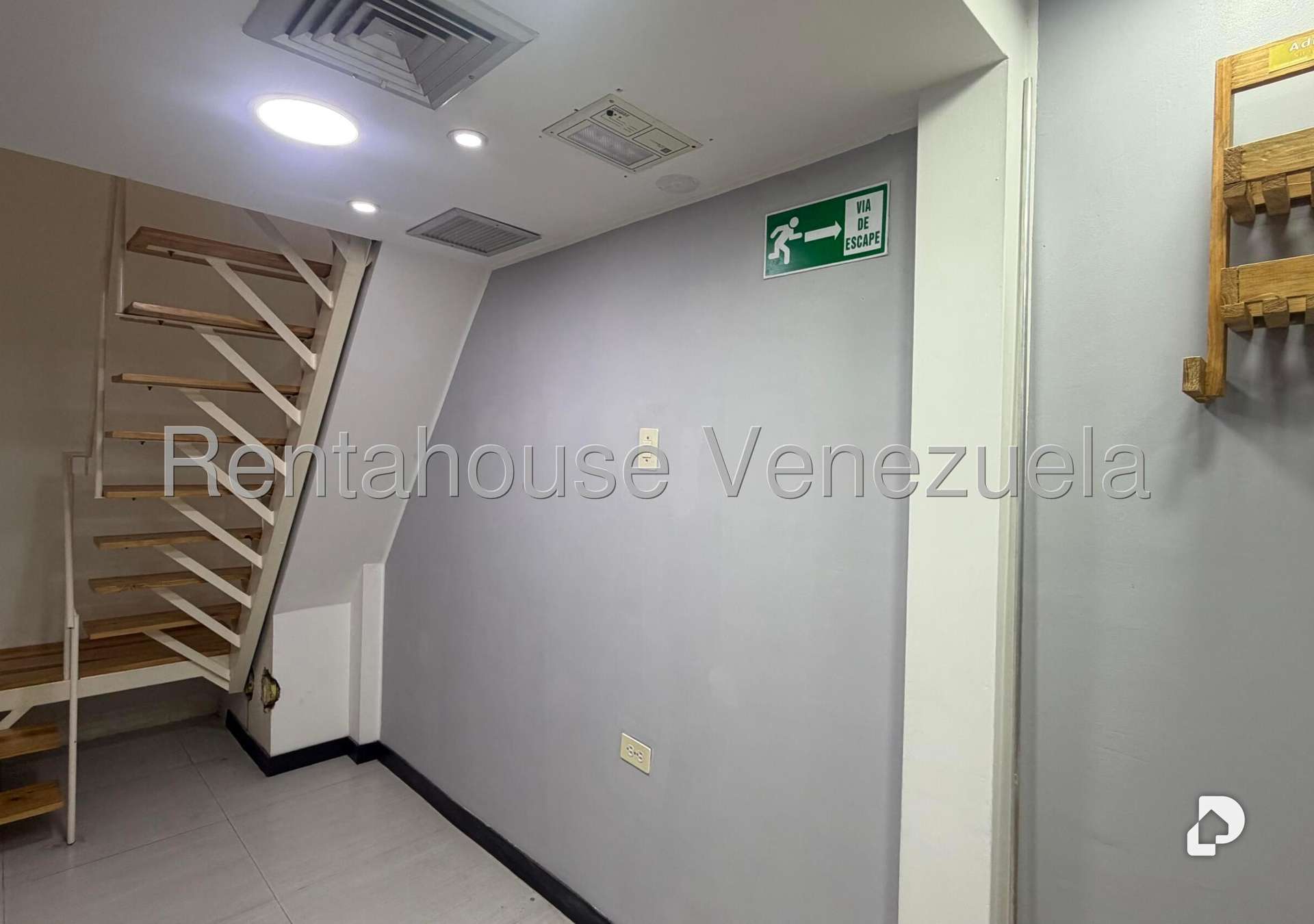 Local comercial en San Bernardino, Caracas – 44