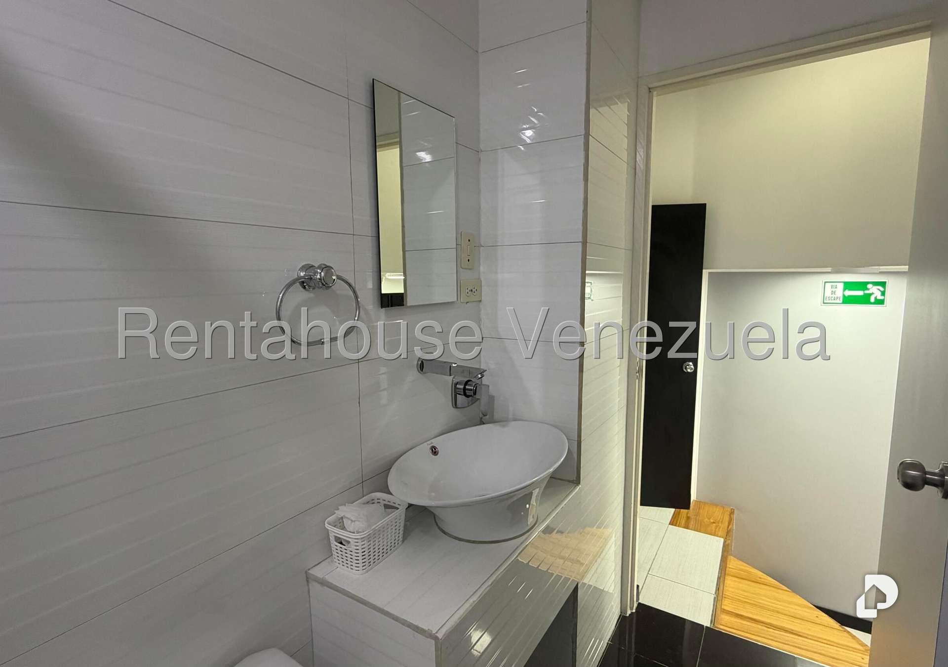 Local comercial en San Bernardino, Caracas – 28