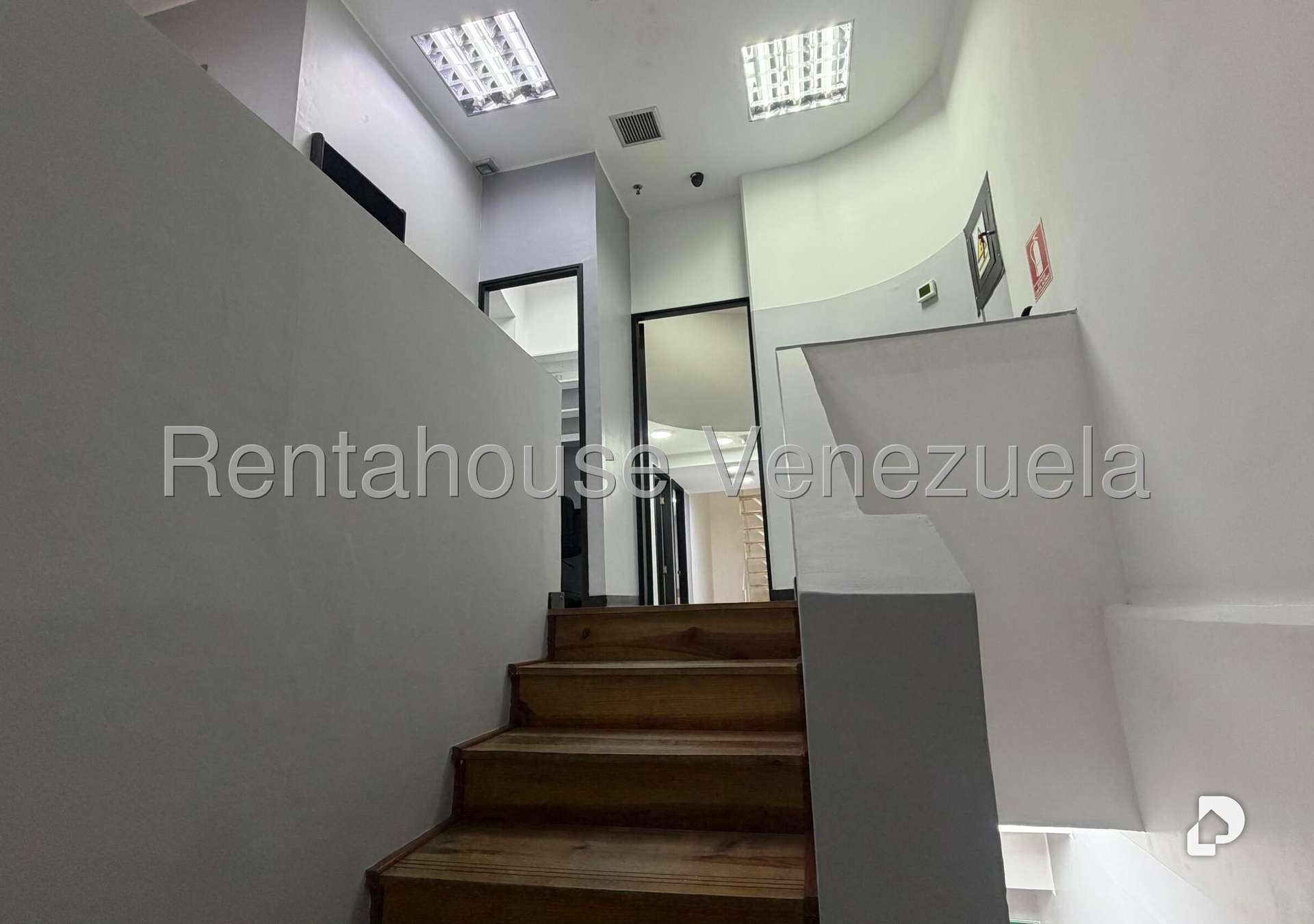 Local comercial en San Bernardino, Caracas – 19