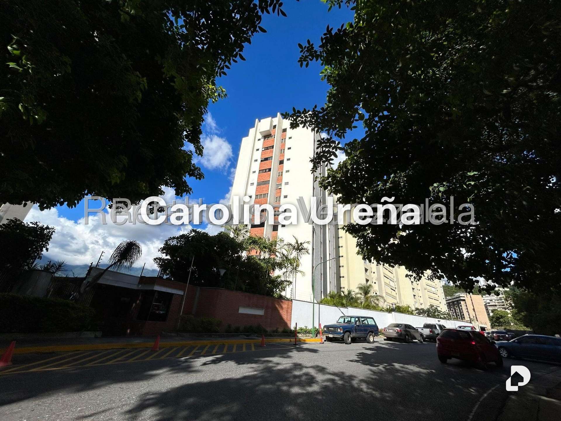 Apartamento en Las Mesetas de Santa Rosa de Lima, Caracas – 1