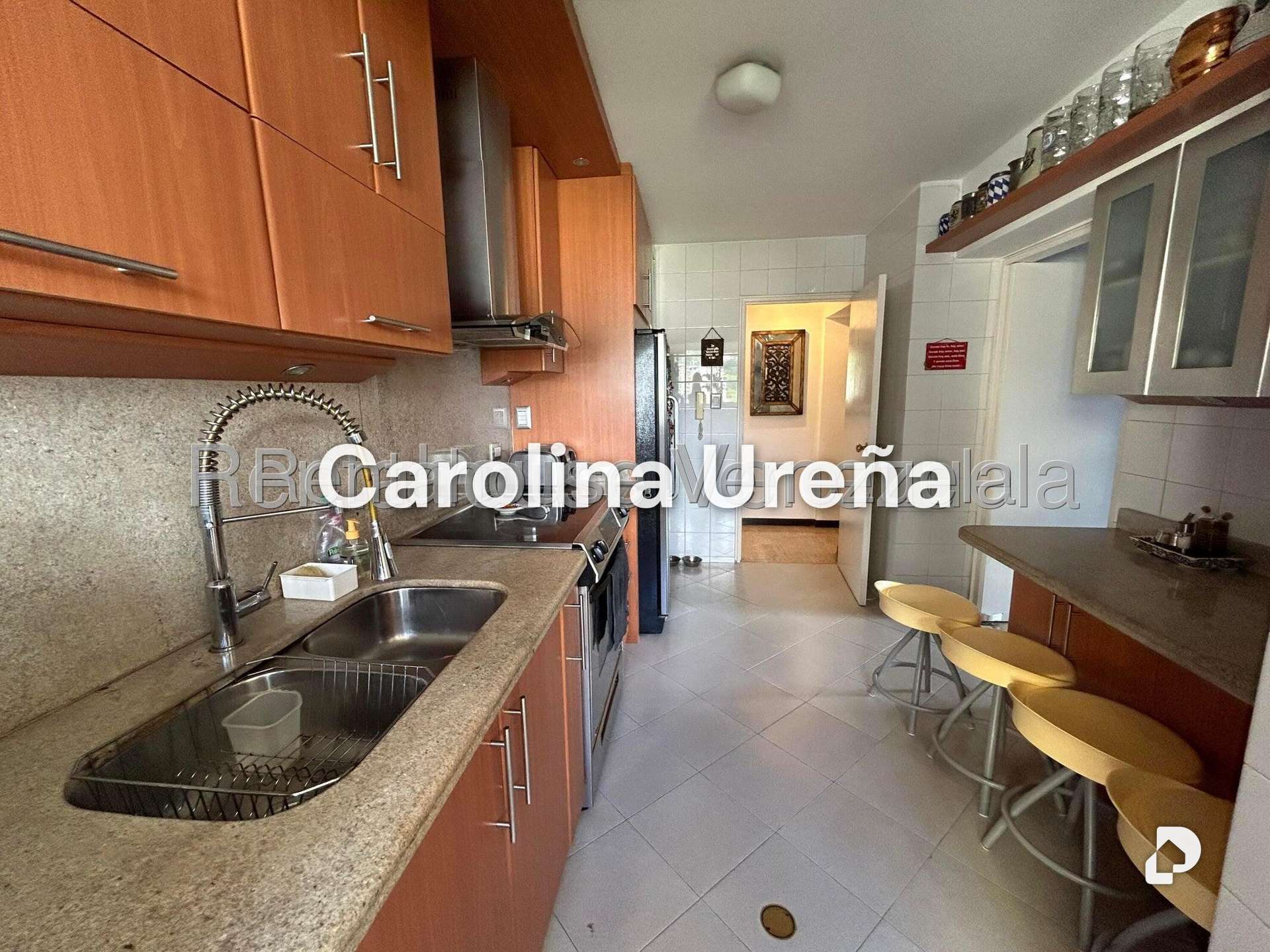 Apartamento en Las Mesetas de Santa Rosa de Lima, Caracas – 13