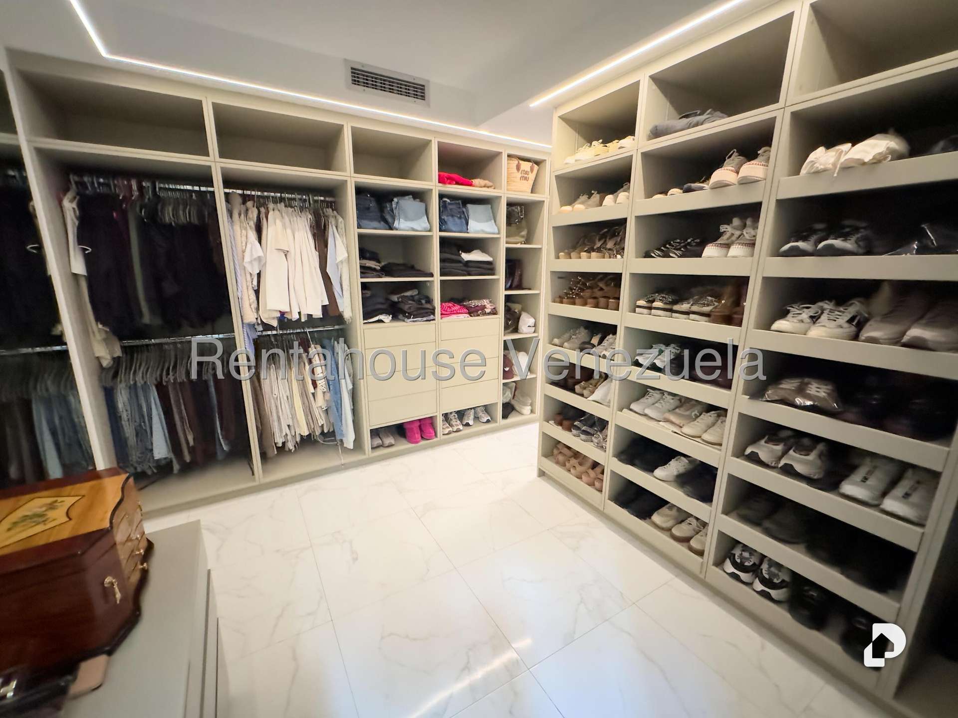 Apartamento en Campo Alegre, Caracas – 8