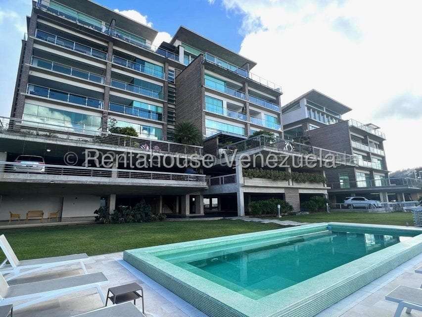 Apartment in Alto Hatillo, Caracas - 1