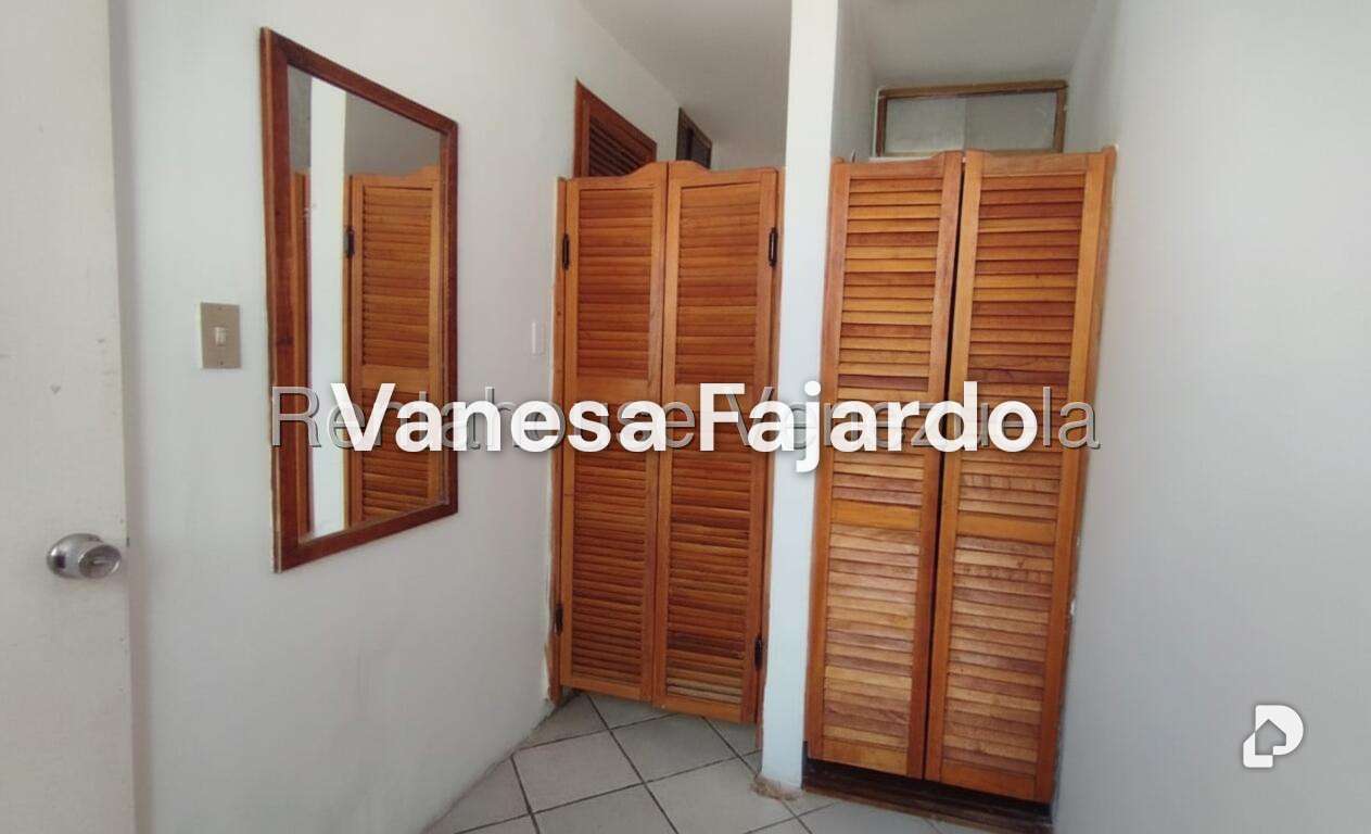 Apartamento en Altamira, Caracas – 28