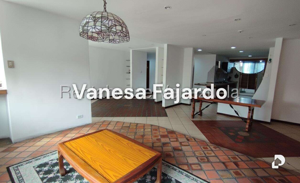 Apartamento en Altamira, Caracas – 1