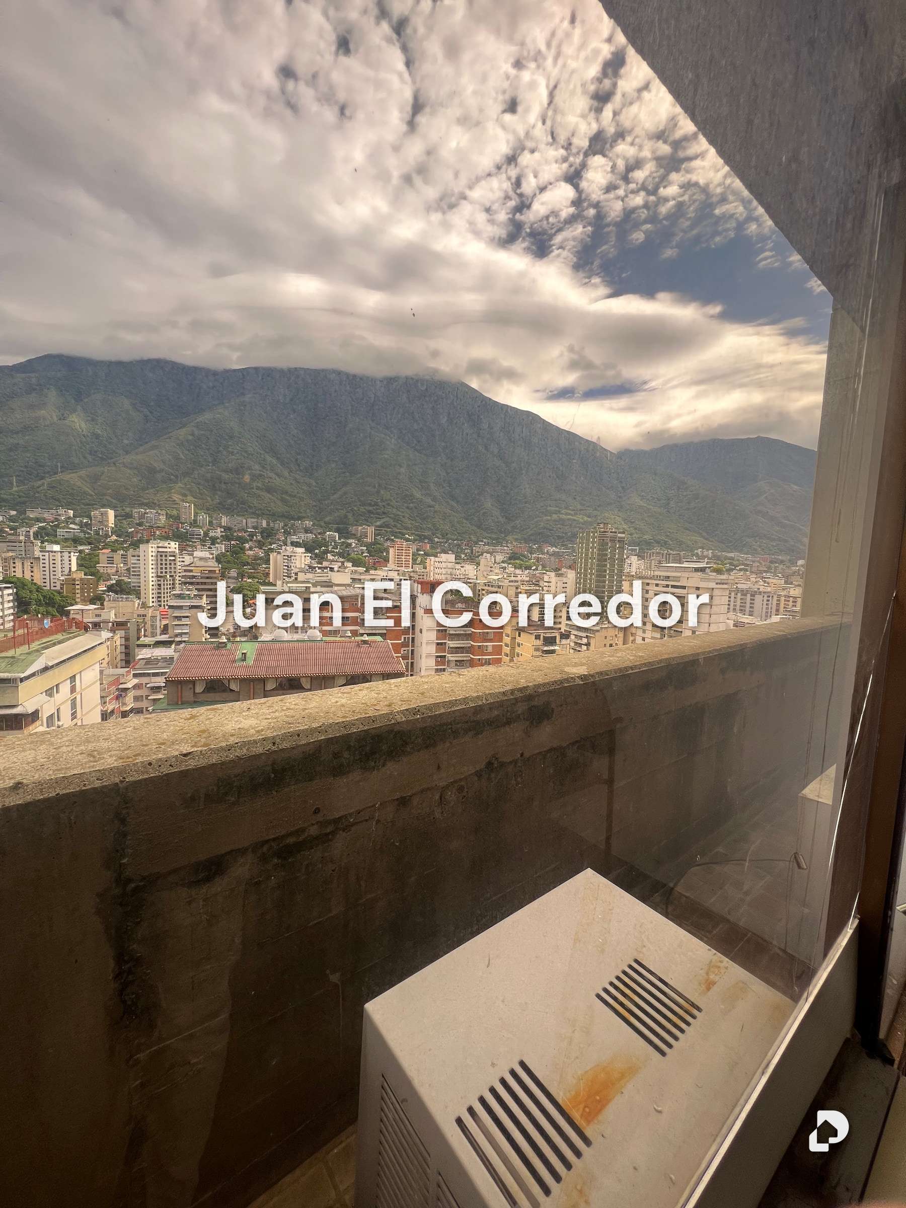 Oficina en Los Palos Grandes, Caracas – 10