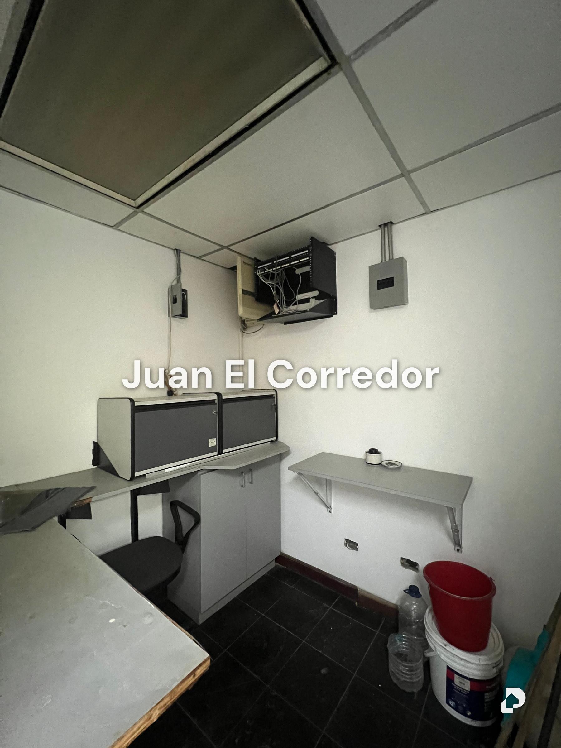 Oficina en Los Palos Grandes, Caracas – 4