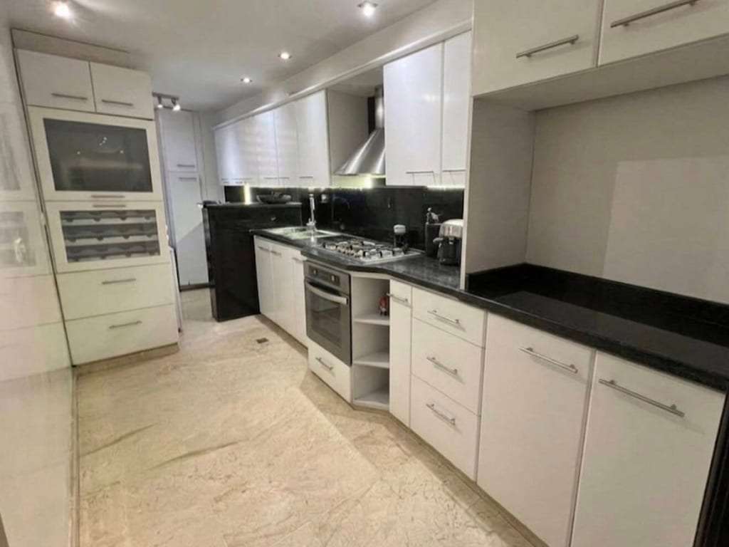 Apartamento en Avenida Las Delicias, Maracaibo - 1