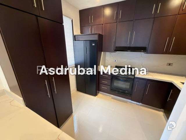 Apartamento en Los Naranjos de las Mercedes, Caracas – 4