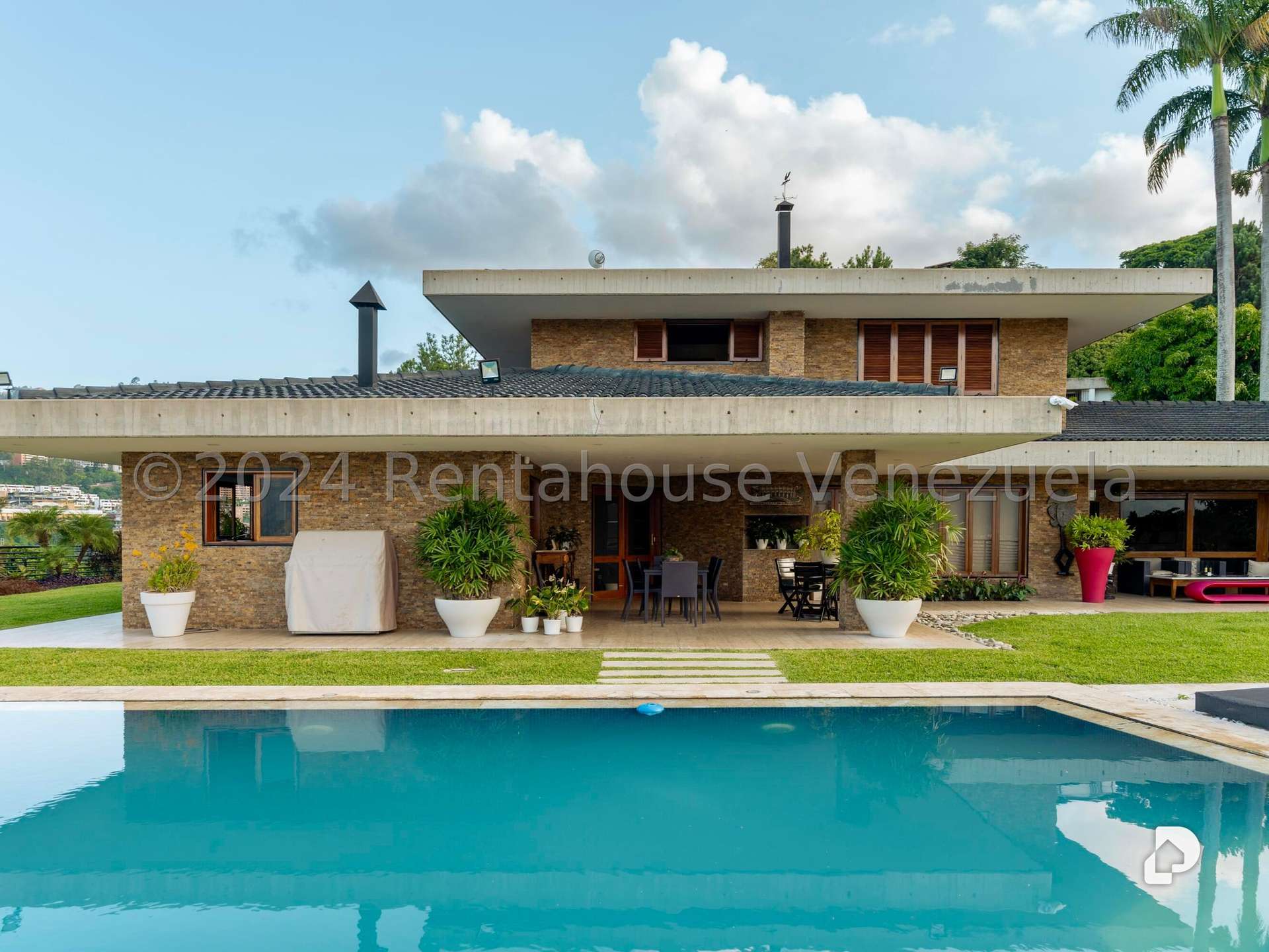 Casa en Cerro Verde, Caracas – 17