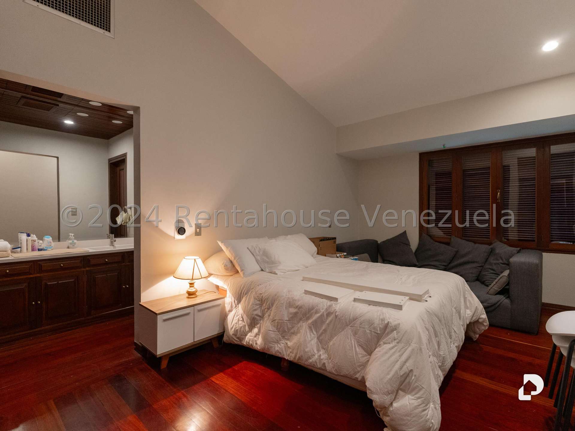 Casa en Cerro Verde, Caracas – 59