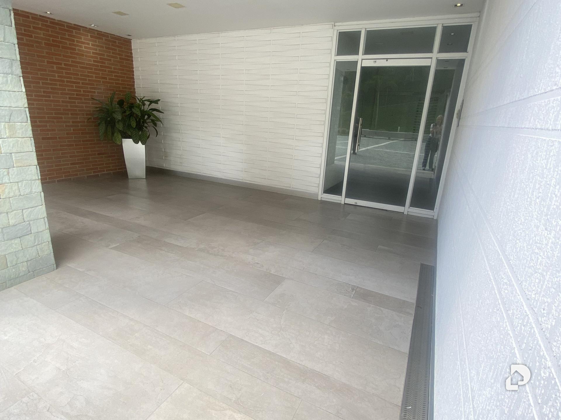 Apartment in La Boyera, Caracas – 4