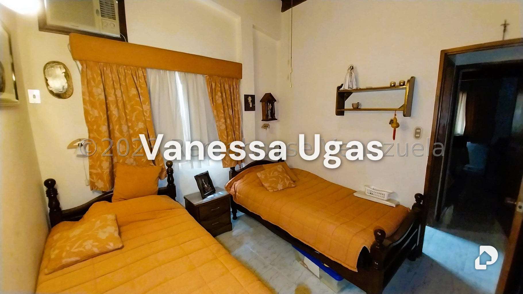 Casa en Alto Prado, Caracas – 23