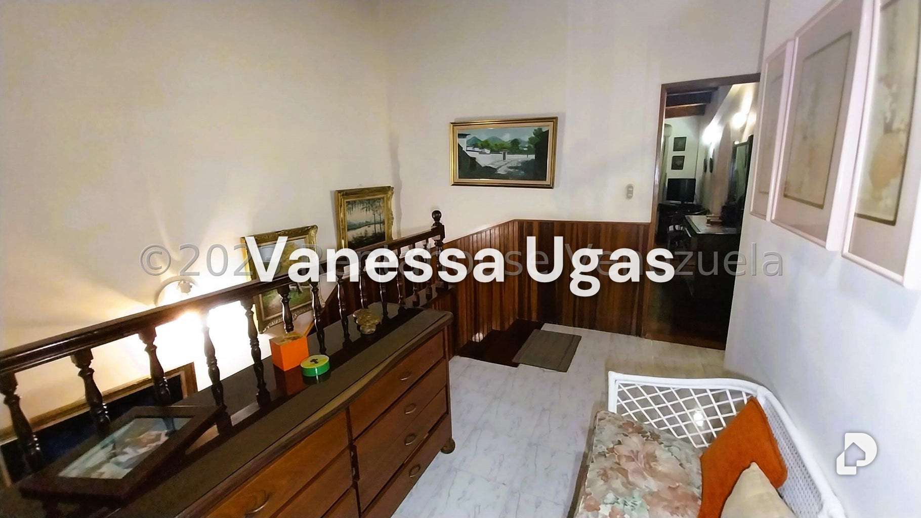 Casa en Alto Prado, Caracas – 24