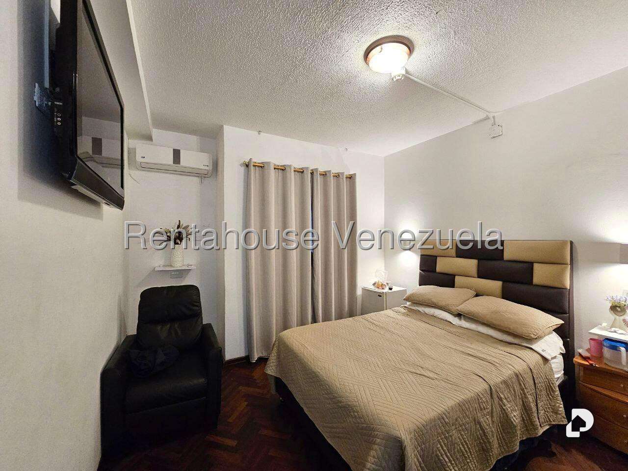 Local comercial en Los Chorros, Caracas – 26