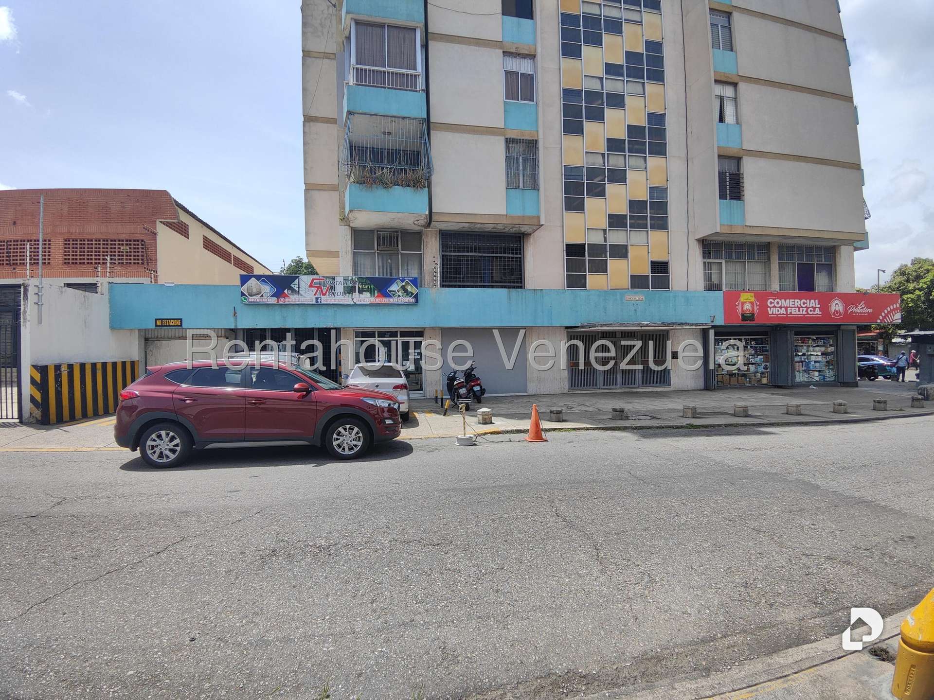 Local comercial en La Florida, Caracas – 21