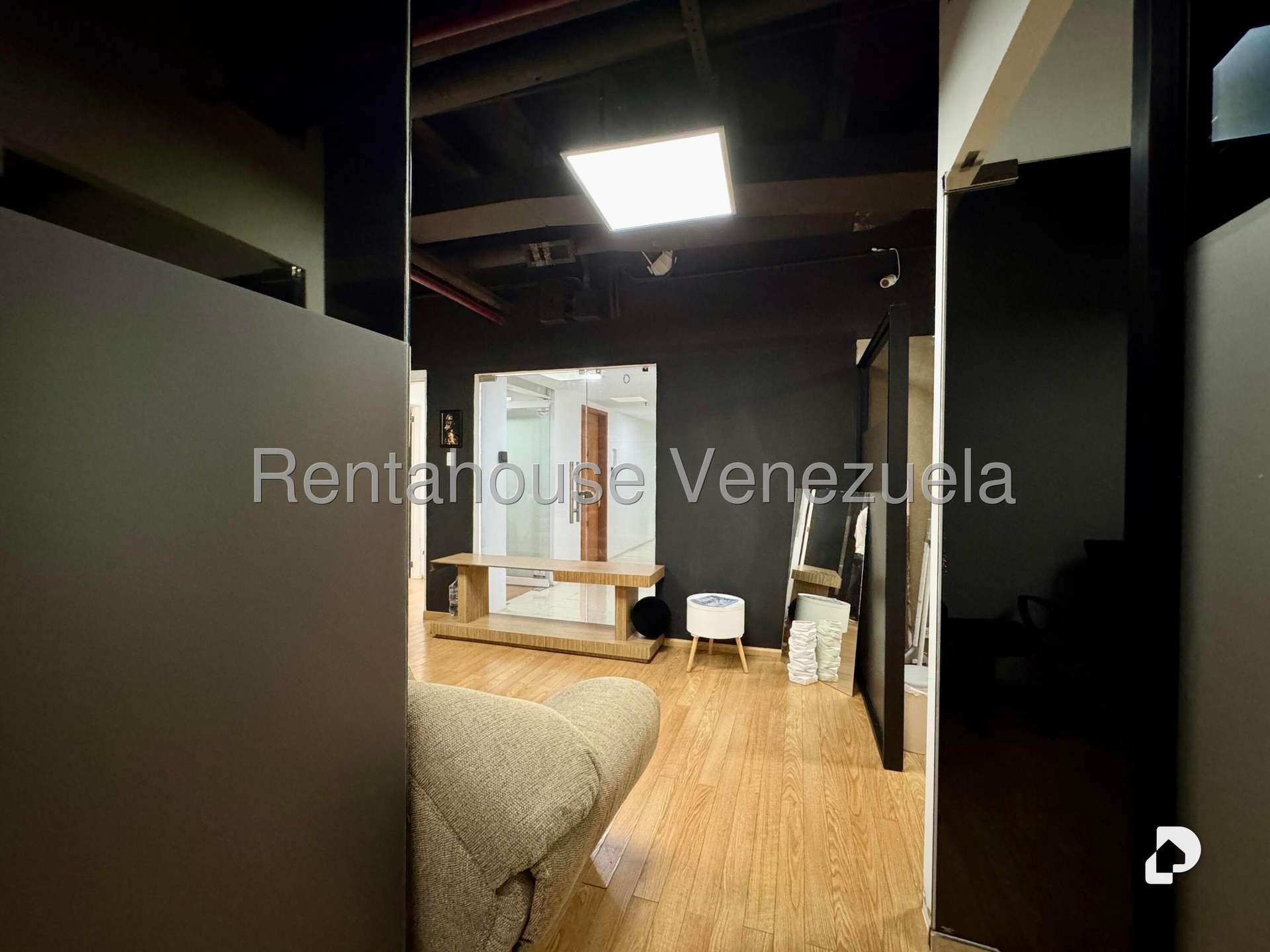 Oficina en Los Dos Caminos, Caracas – 8