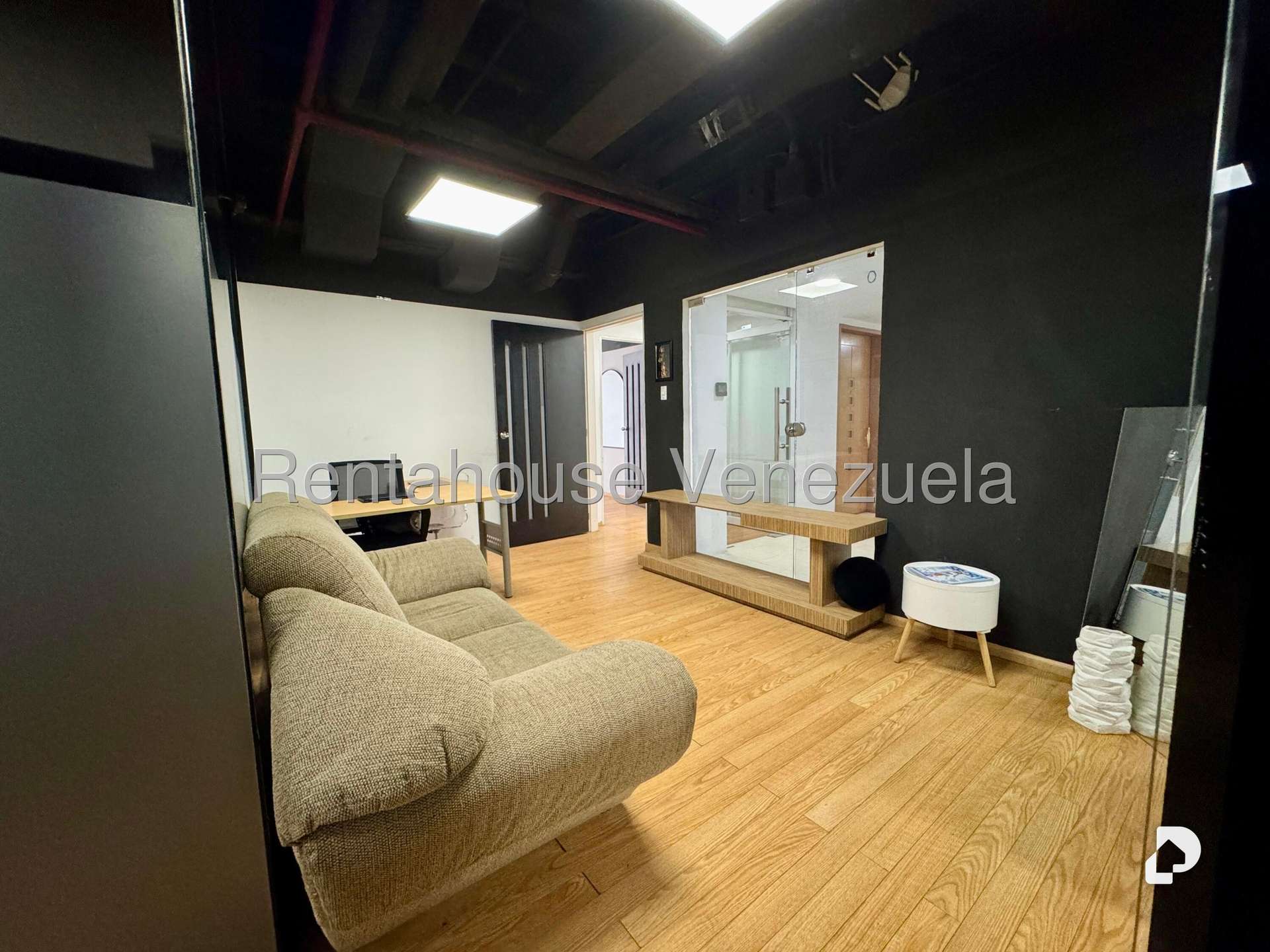 Oficina en Los Dos Caminos, Caracas – 3