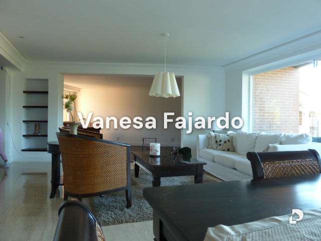Apartamento en Lomas del Club Hípico, Caracas – 11