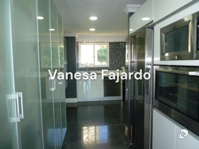 Apartamento en Lomas del Club Hípico, Caracas – 17