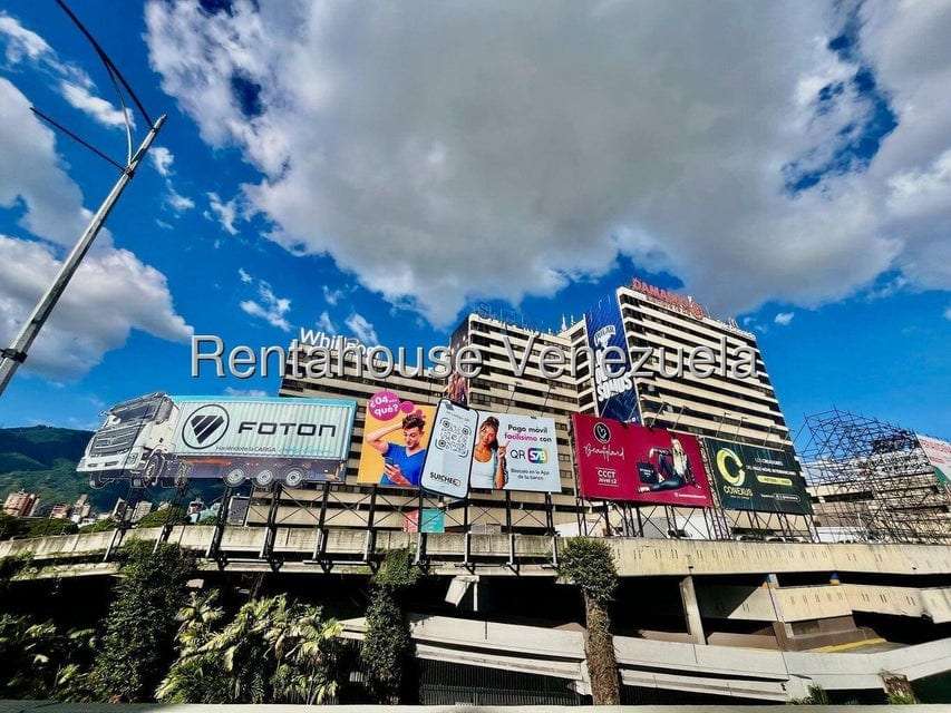 Oficina en Chuao, Caracas - 1