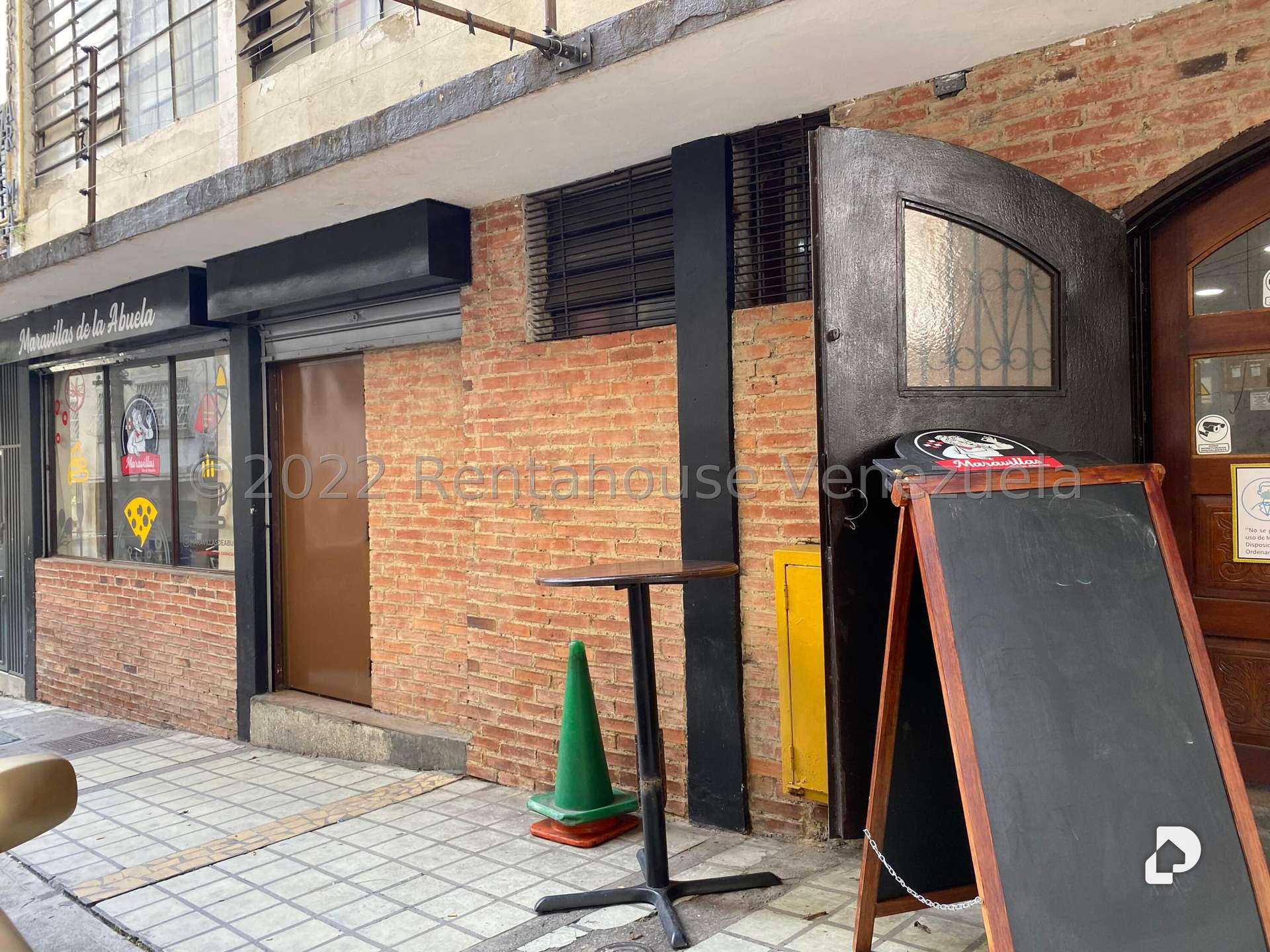 Local comercial en Parroquia La Candelaria, Caracas – 12
