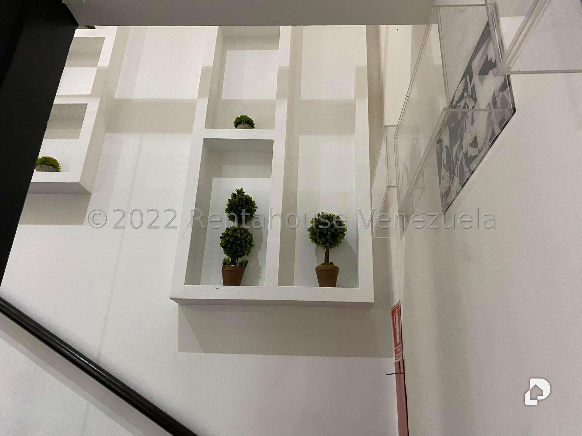 Local comercial en Parroquia La Candelaria, Caracas – 21