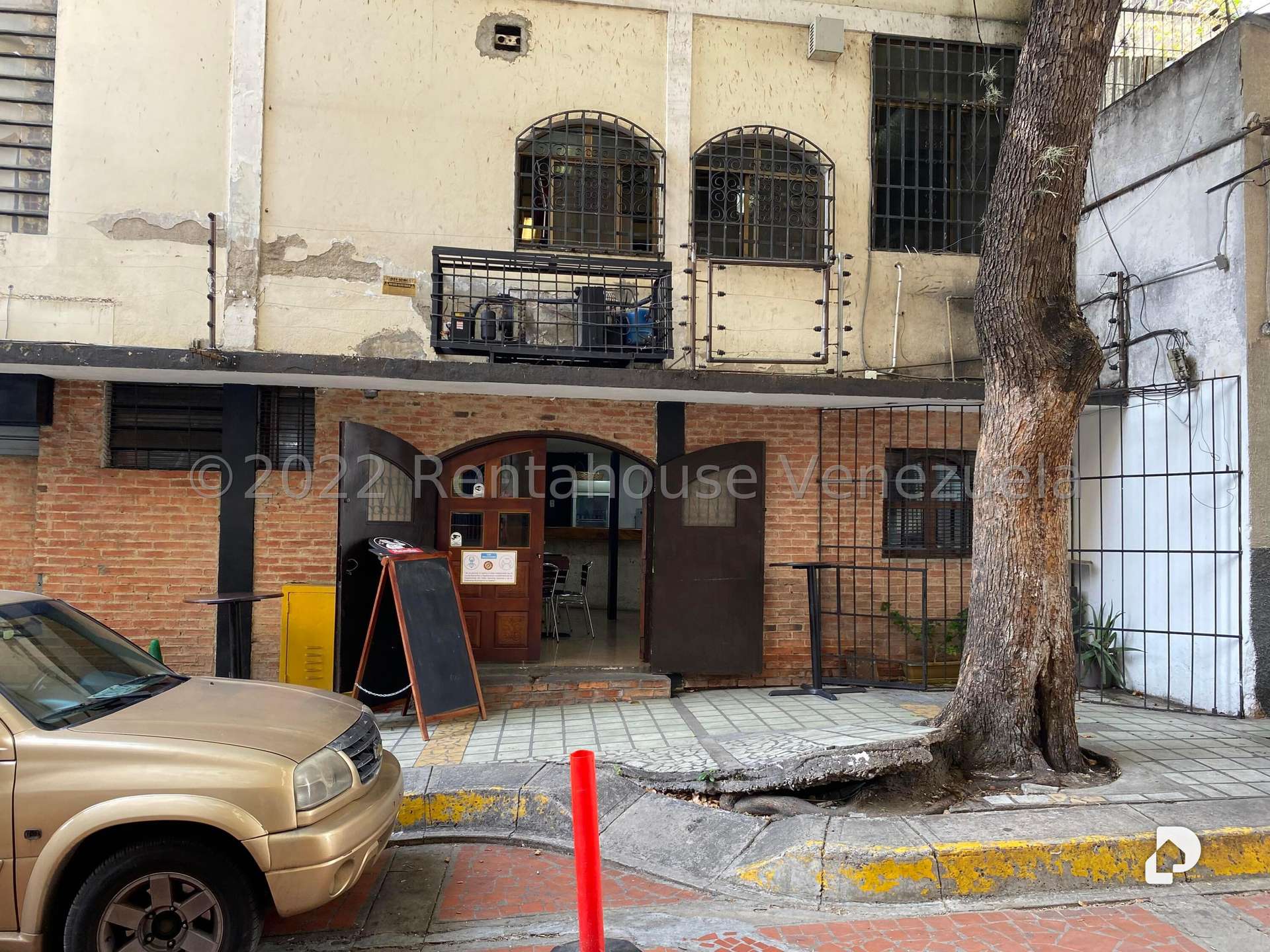 Local comercial en Parroquia La Candelaria, Caracas – 16