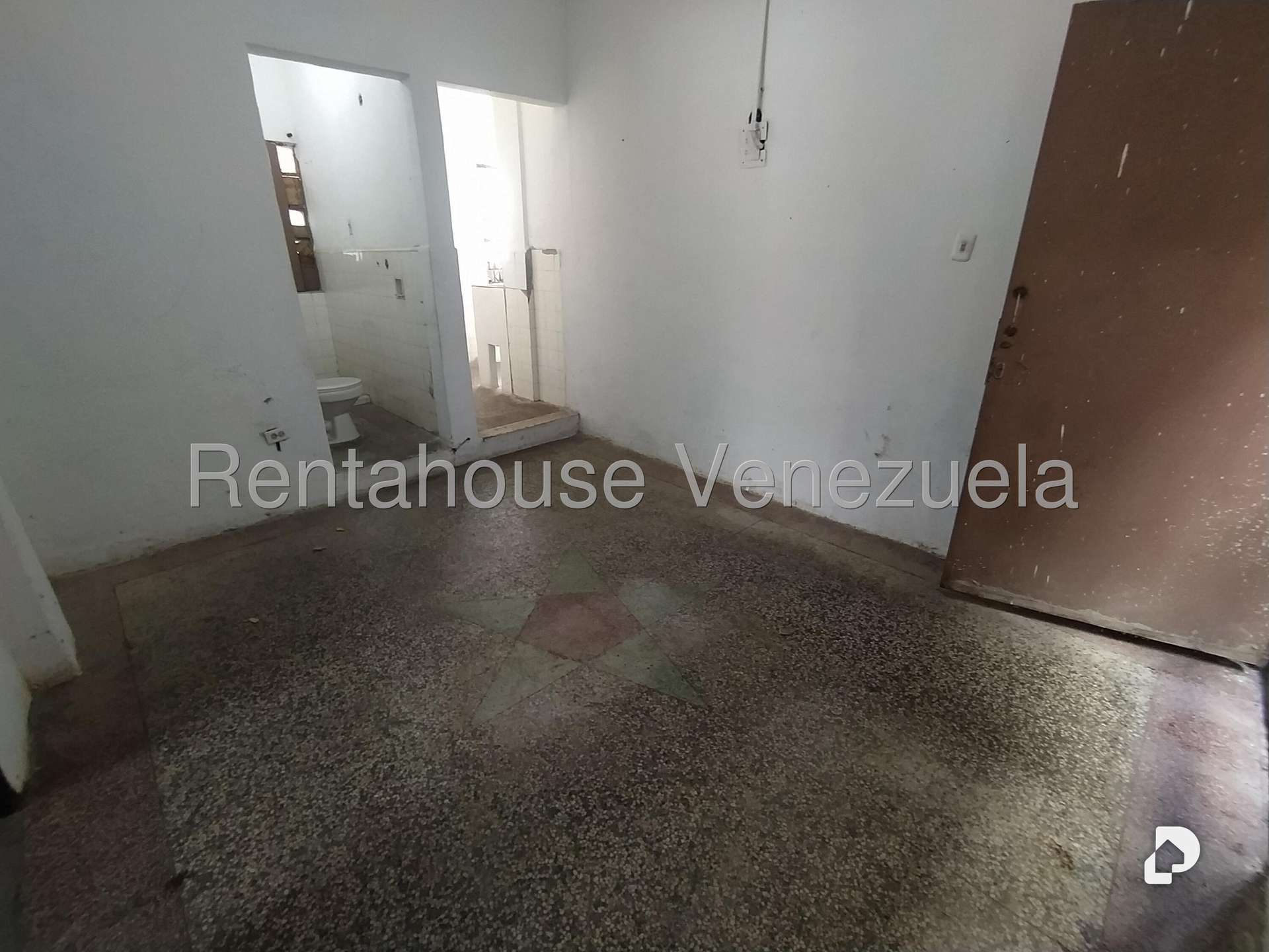 Local comercial en Prado de María, Caracas – 12