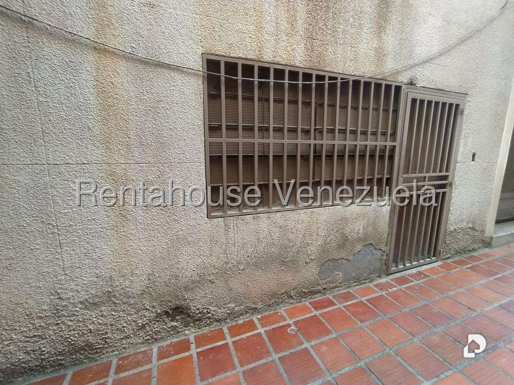 Local comercial en Prado de María, Caracas – 11