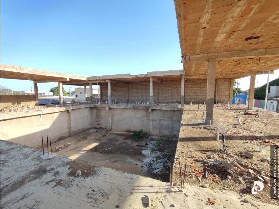 Edificio en Punto Fijo – 9