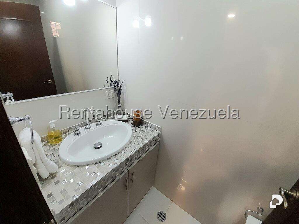 Casa en La Tahona, Caracas – 12