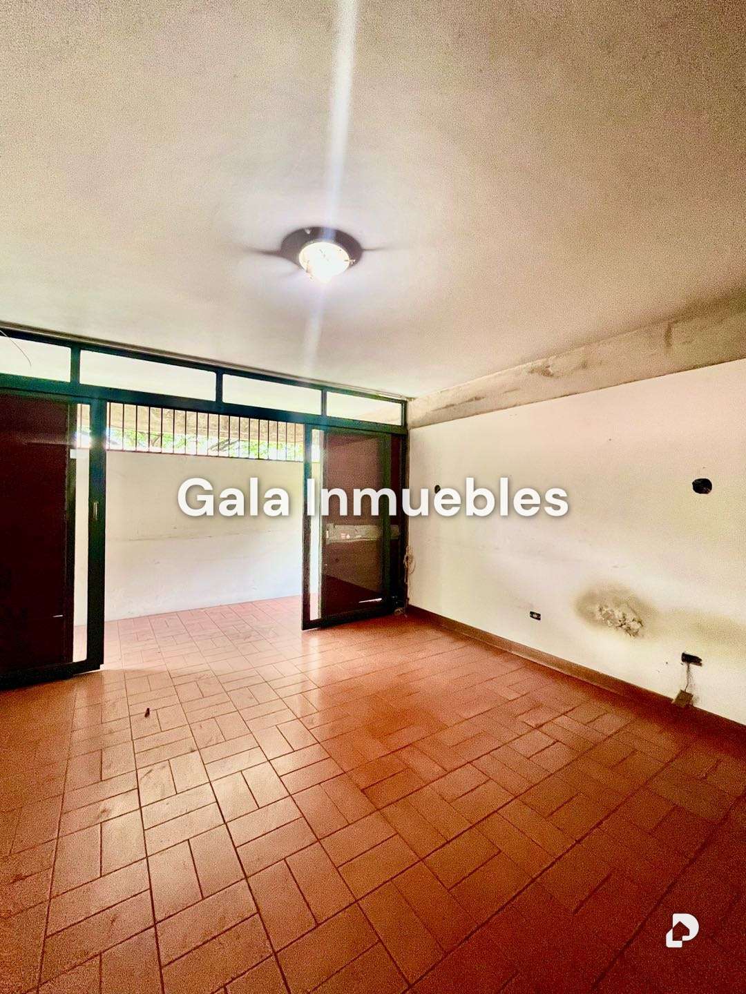 Local comercial en Chuao, Caracas – 19