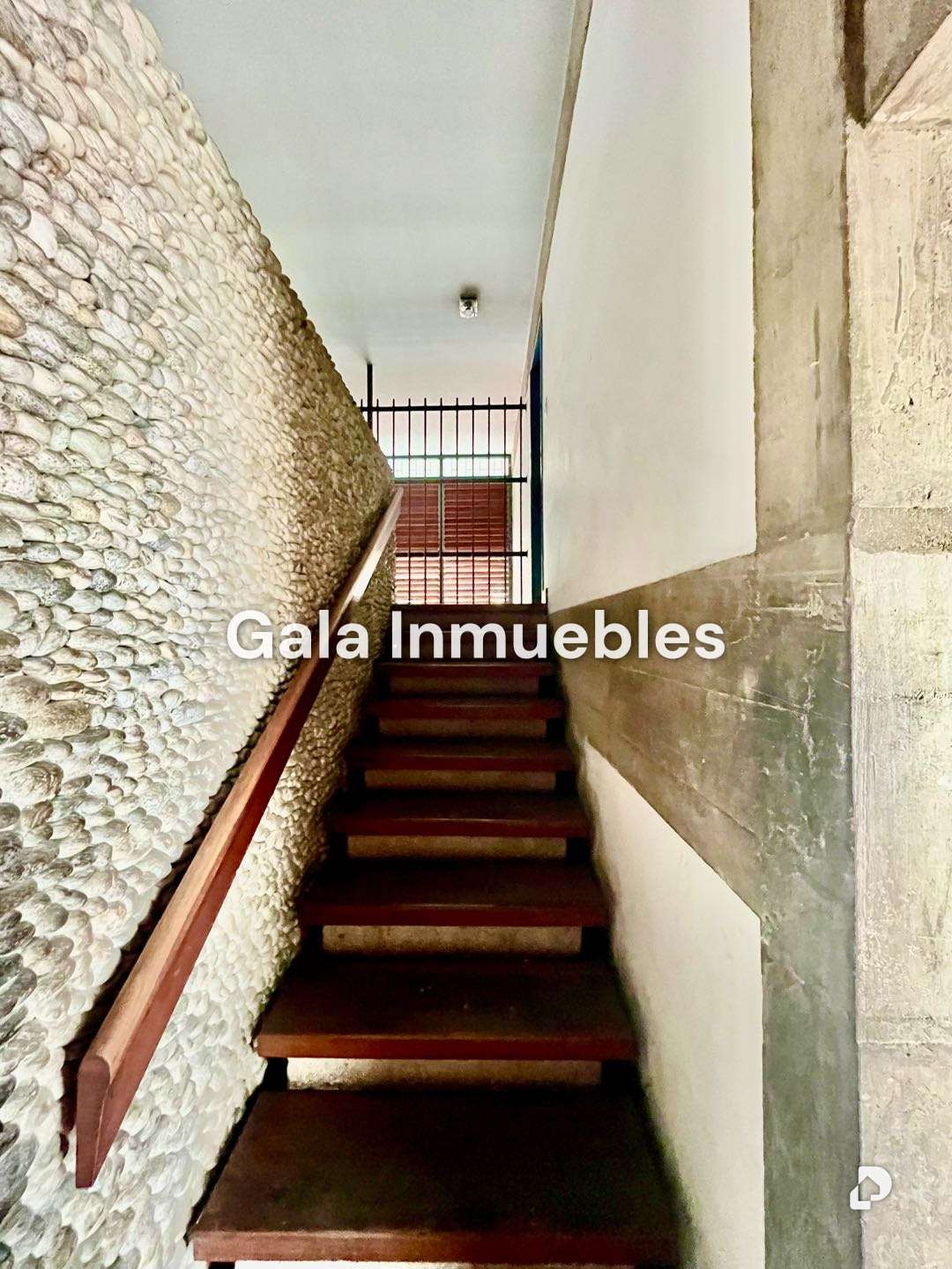 Local comercial en Chuao, Caracas – 12