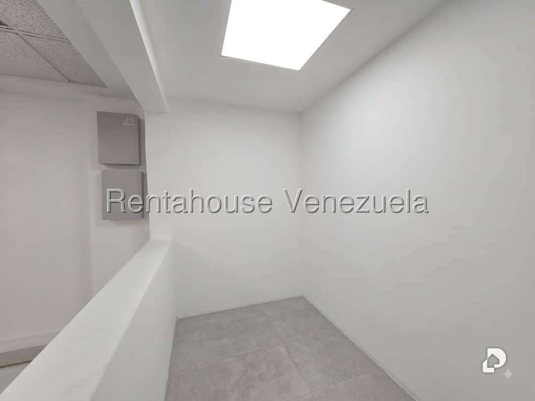 Local comercial en Las Mercedes, Caracas – 16