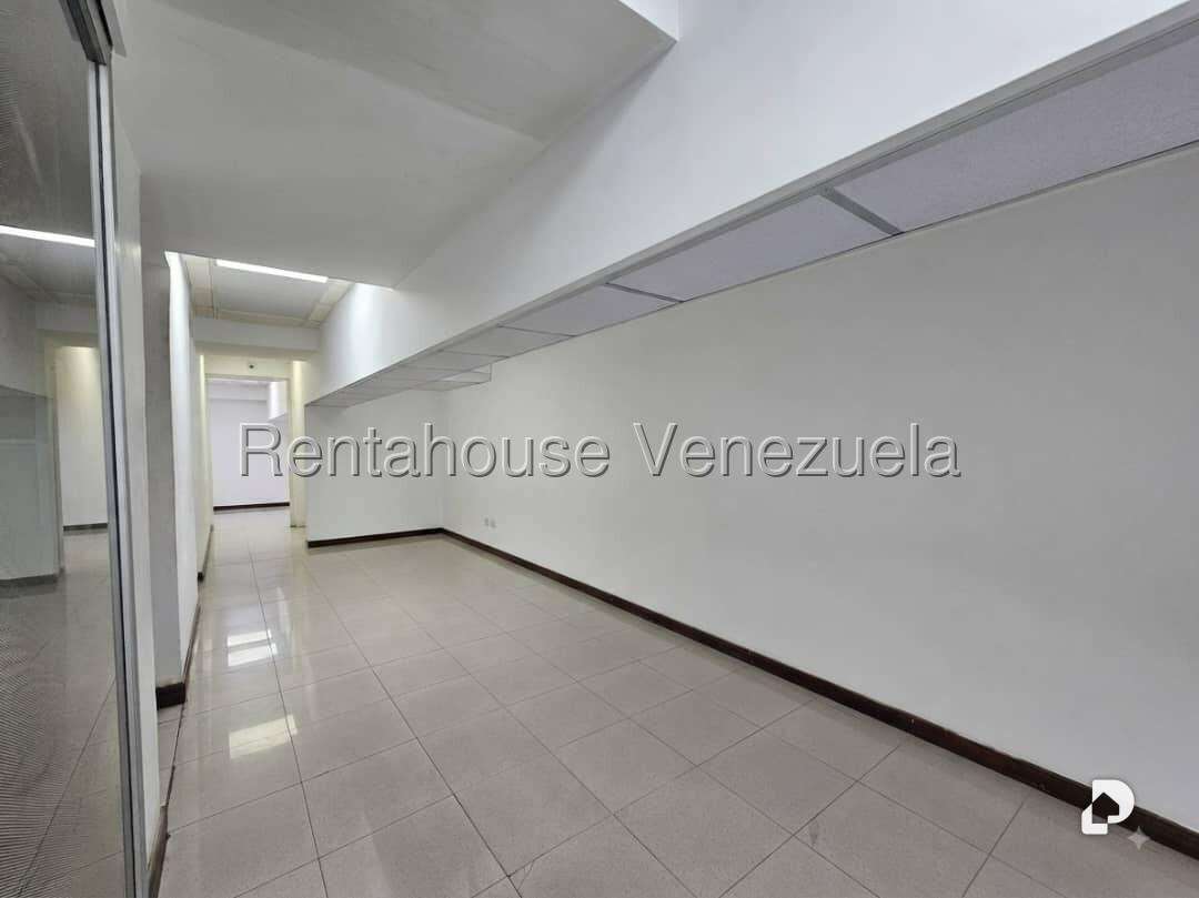 Local comercial en Las Mercedes, Caracas – 25
