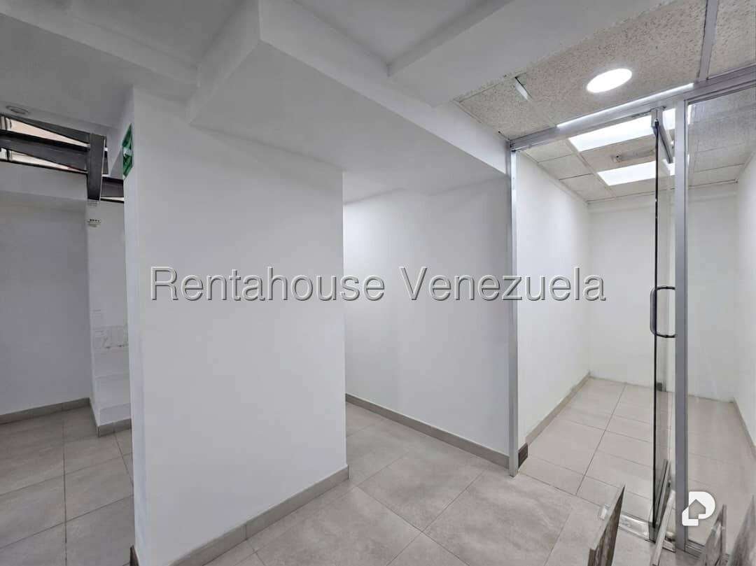 Local comercial en Las Mercedes, Caracas – 19